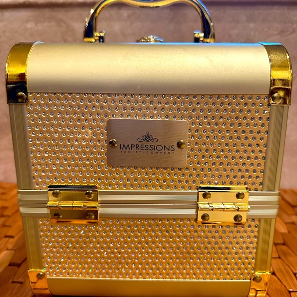 Almost New SlayCube™ Makeup Vanity Travel Cases! Champagne Sparkle